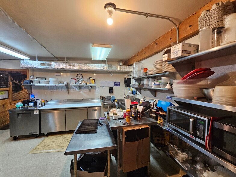 More Photos Of 4505 E Tri Lakes Rd, Superior Trailer Camper Park For Sale