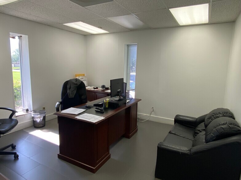 More Photos Of 12626 W Bellfort Ave, Houston Warehouse For Sale