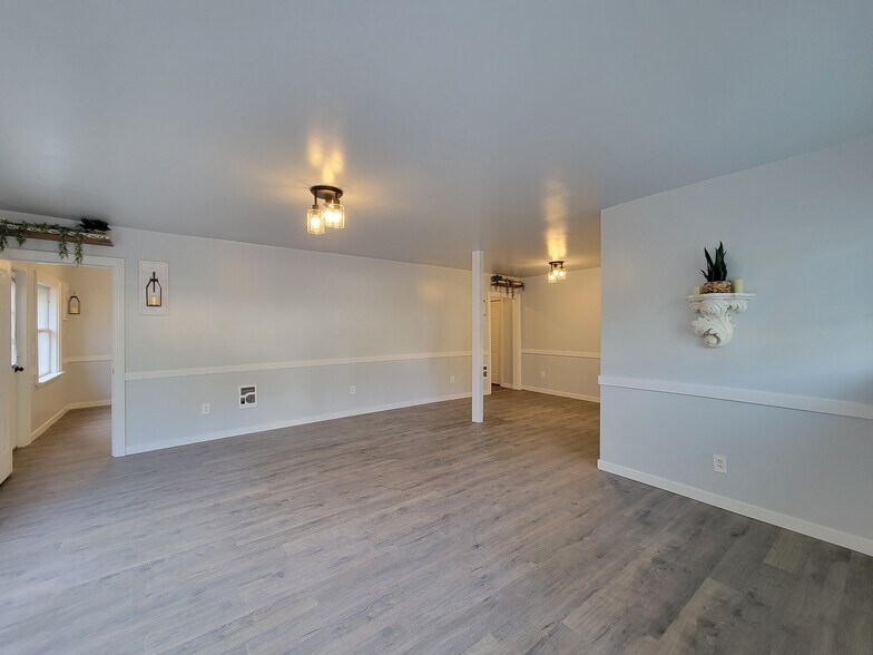 More Photos Of 311 NW Kerron Ave, Winlock Office Residential For Sale