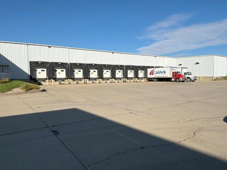 More Photos Of 423 Southgate Ct SW, Cedar Rapids Manufacturing For Lease