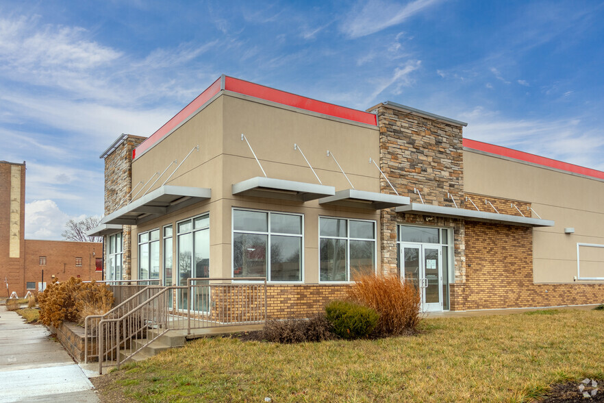 Primary Photo Of 60 S Broad St, Fairborn General Retail For Sale