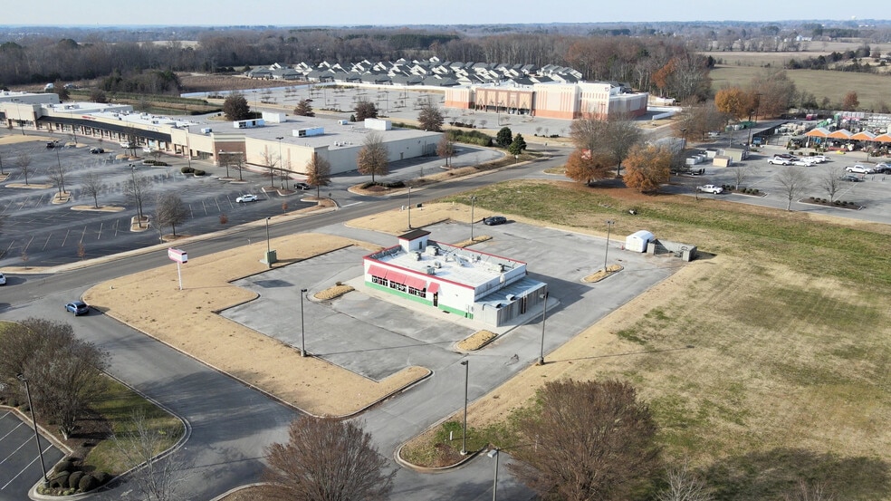 More Photos Of 2007 Hughes Rd, Madison Fast Food For Sale