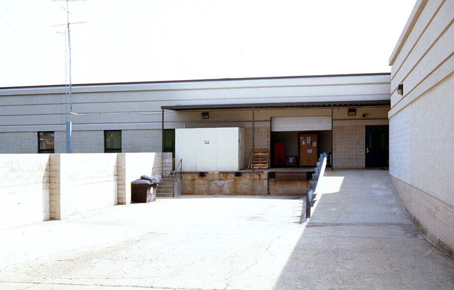 More Photos Of 217 S Belmont Ave, Indianapolis Warehouse For Lease