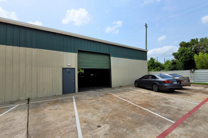 More Photos Of 234 Memory Ln, Houston Warehouse For Lease