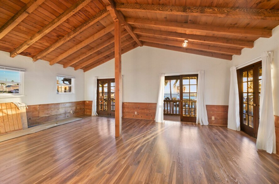 More Photos Of 1750 S Coast Hwy, Laguna Beach Storefront Retail Residential For Lease