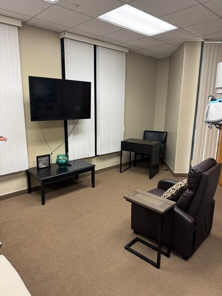 More Photos Of 20311 Birch St, Newport Beach Medical For Sale