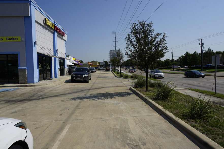 More Photos Of 617 W Centerville Rd, Garland Auto Repair For Lease