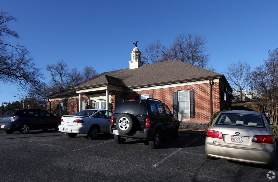 More Photos Of 824 S Dekalb St, Shelby Medical For Sale