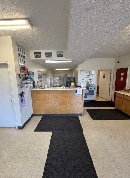 More Photos Of 2841 Old Franklin Tpke, Rocky Mount Auto Repair For Sale