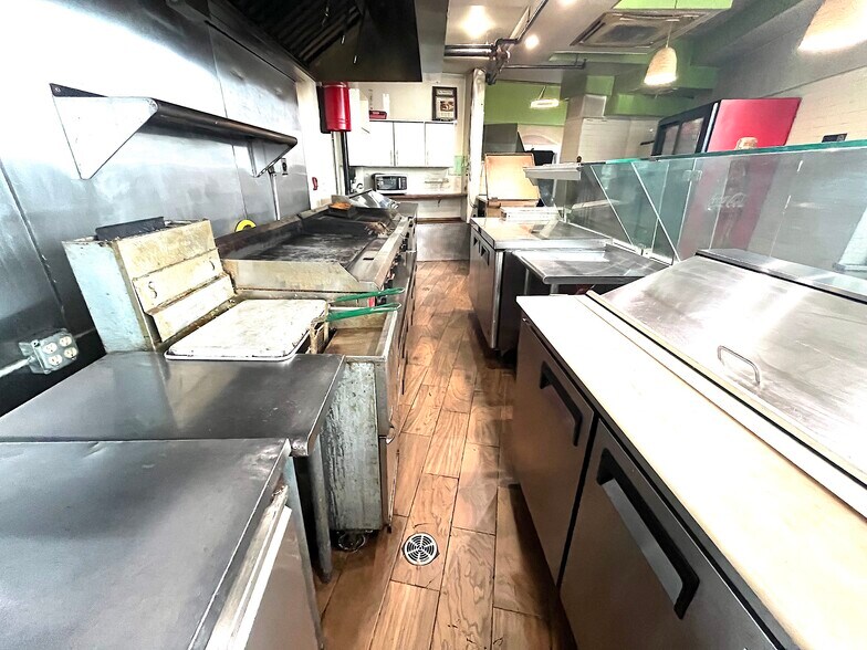 More Photos Of 2-16 N Central Ave, Hartsdale Storefront For Lease