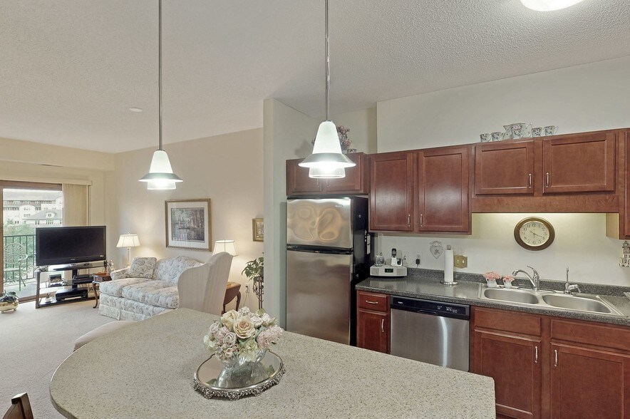 More Photos Of 14411 Excelsior Blvd, Minnetonka Apartments For Lease