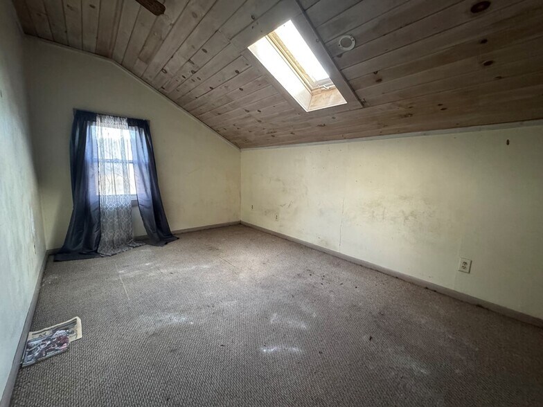 More Photos Of 563 James Monroe Ave, Monroeton Apartments For Sale