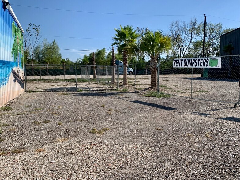 More Photos Of 4830 Sunbeam St, Houston Auto Repair For Lease