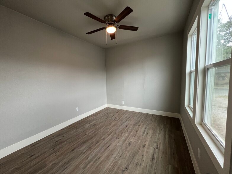 More Photos Of 101 Stanley Ct, San Antonio Multifamily For Sale