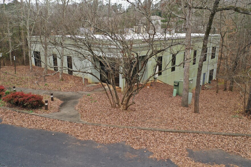 More Photos Of 320 Research Dr, Athens Loft Creative Space For Lease