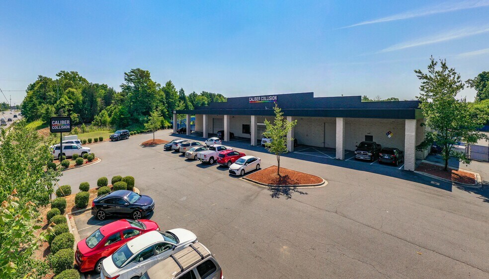 More Photos Of 10421 S Tryon St, Charlotte Auto Repair For Sale