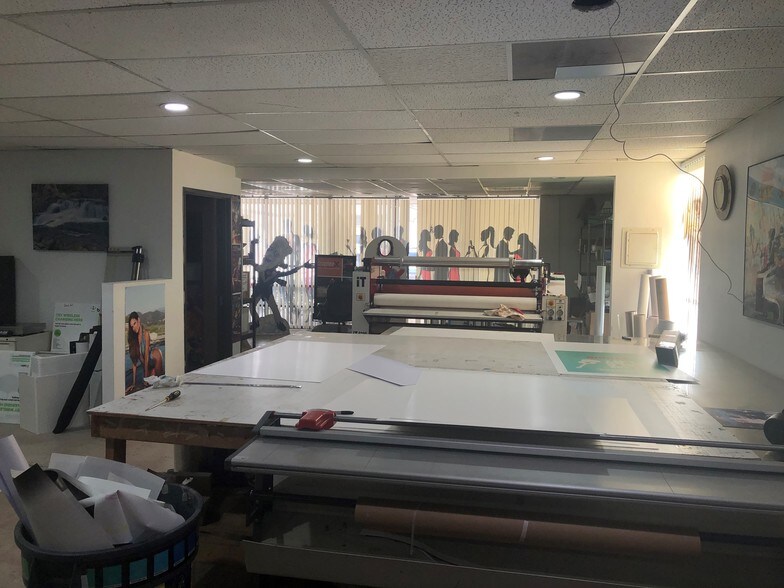 More Photos Of 4485 Runway St, Simi Valley Warehouse For Lease