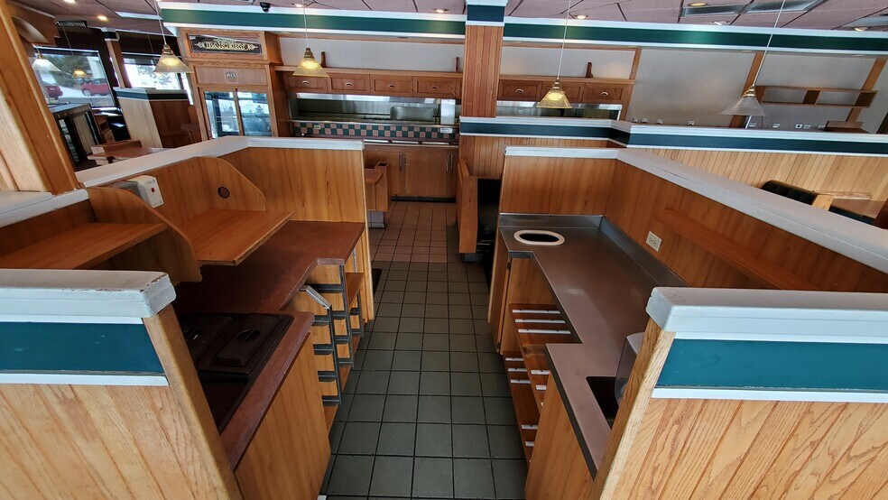 More Photos Of 331 W Ironwood Dr, Coeur d'Alene Restaurant For Lease