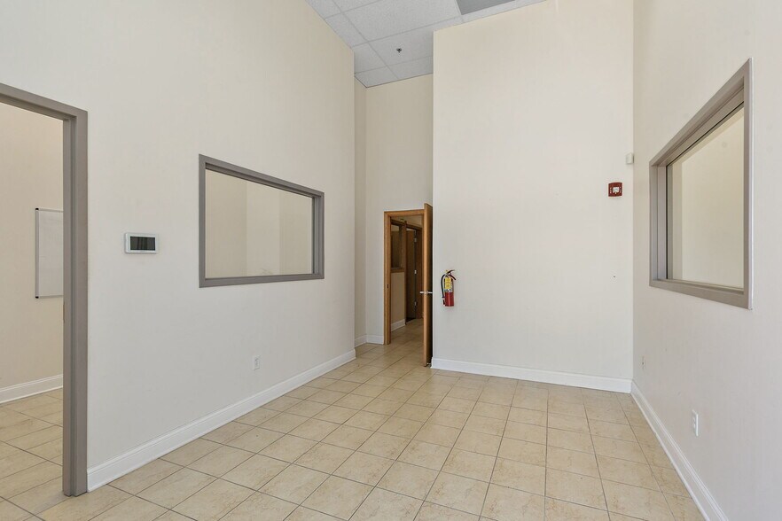 More Photos Of 129 Commercial Dr, Yorkville General Retail For Lease