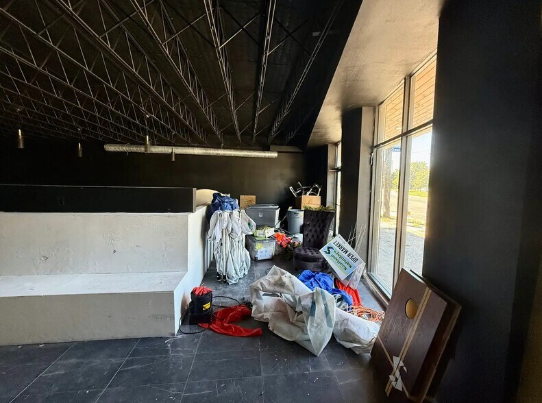 More Photos Of 8408 Scotland Ave, Baton Rouge Restaurant For Sale