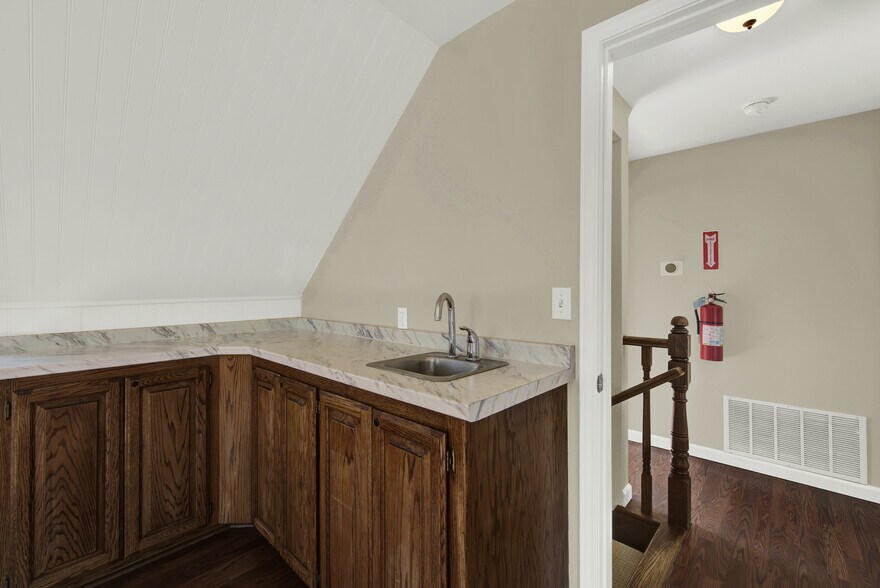 More Photos Of 354 Cernon St, Vacaville Office For Sale