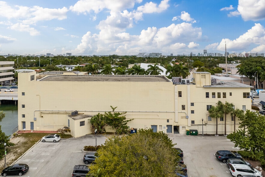 More Photos Of 4014 Chase Ave, Miami Beach Office For Lease