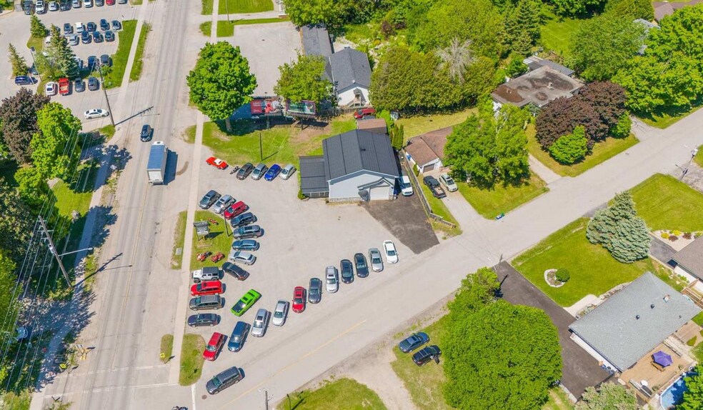 More Photos Of 444 Laclie St, Orillia Auto Dealership For Sale