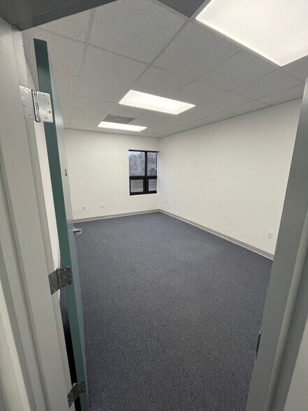 More Photos Of 503 Sophia St, Fredericksburg Freestanding For Lease