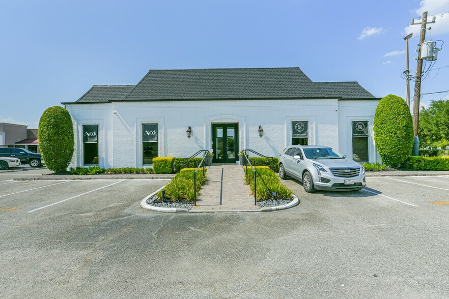 More Photos Of 14340 Memorial Dr, Houston Office For Lease