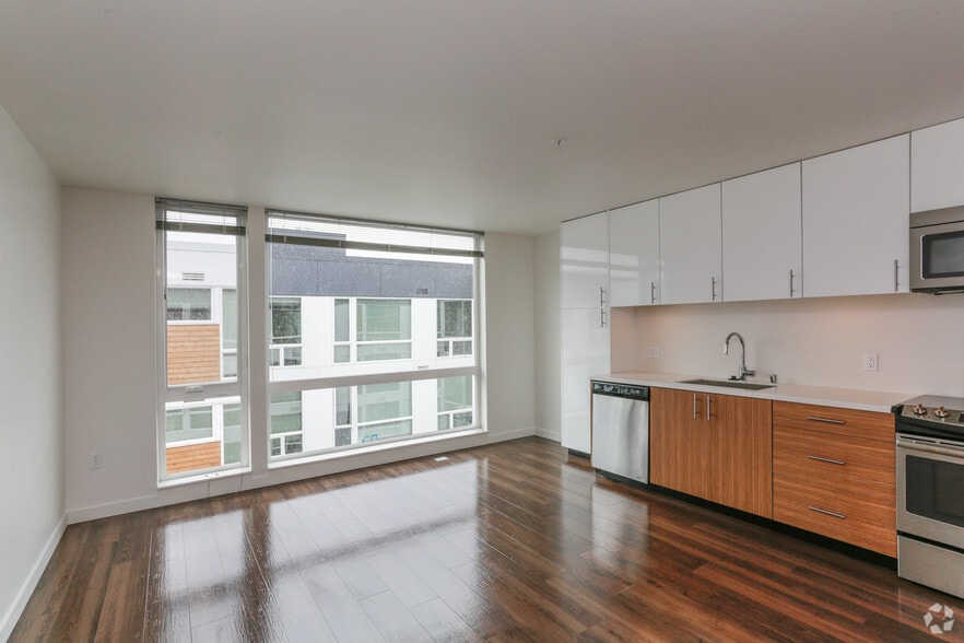 More Photos Of 900 NE 65th St, Seattle Apartments For Lease