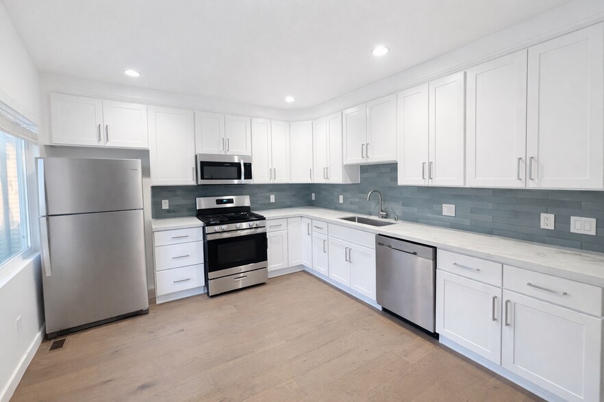 More Photos Of 2045 Emerson St, Berkeley Apartments For Sale