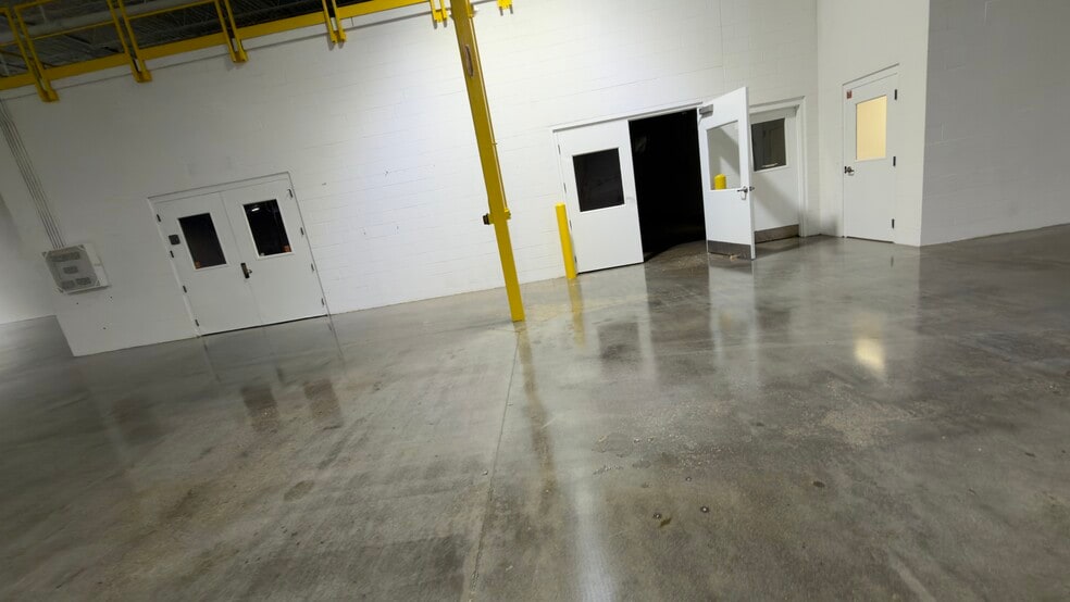 More Photos Of 1102 Aviation Blvd, Hebron Warehouse For Lease