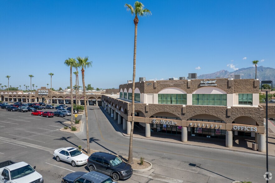More Photos Of 2480 N Swan Rd, Tucson Unknown For Lease