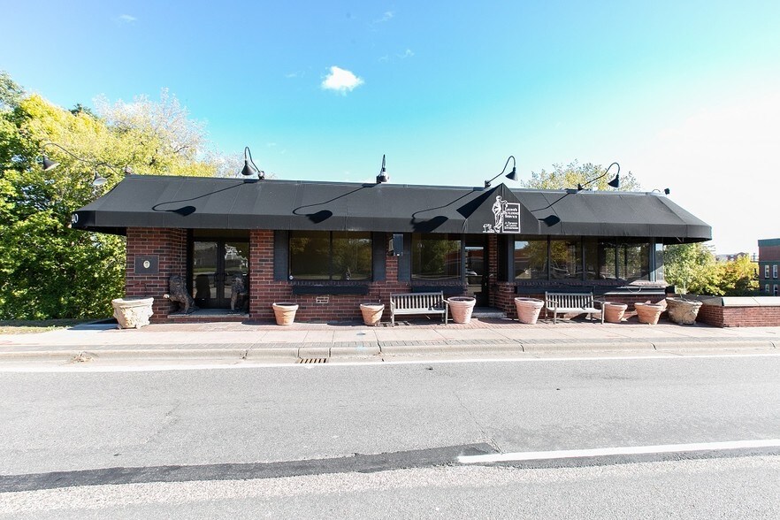 More Photos Of 2040 N Ferry St, Anoka Office For Sale