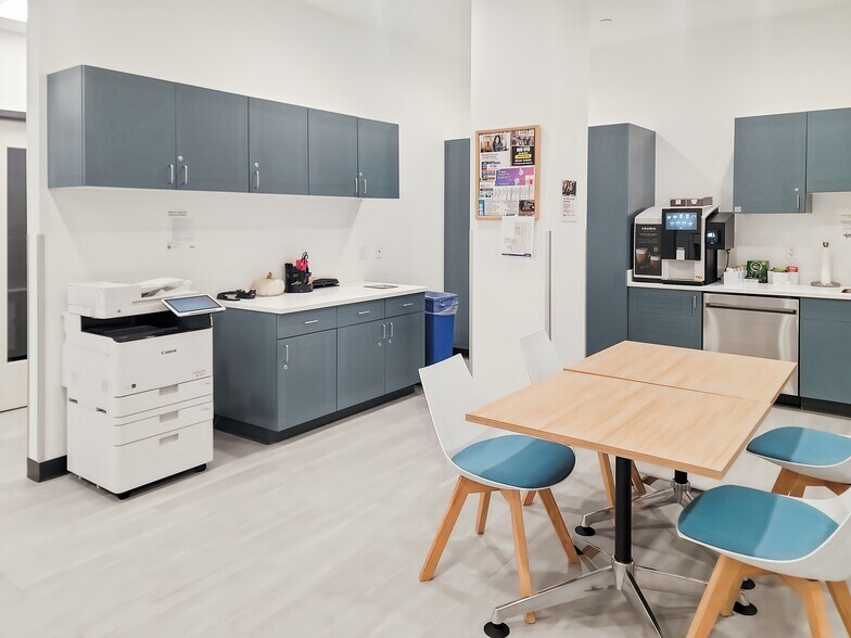 More Photos Of 7095 S Ballpark Dr, Franklin Coworking Space