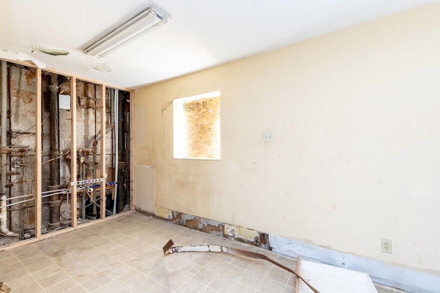 More Photos Of 628 9th St, Niagara Falls Apartments For Sale