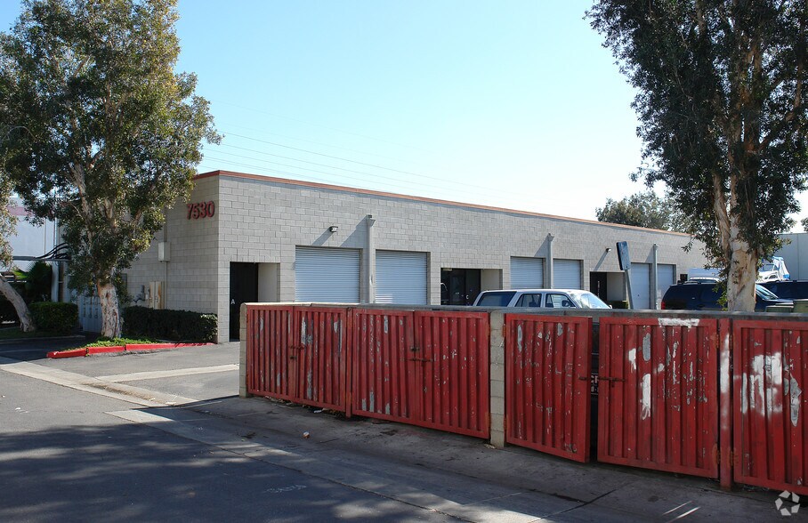 More Photos Of 7530-7540 Orangewood Ave, Stanton Light Manufacturing For Lease