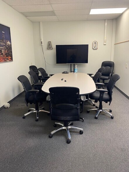 More Photos Of 401 Royalston Ave, Minneapolis Manufacturing For Lease