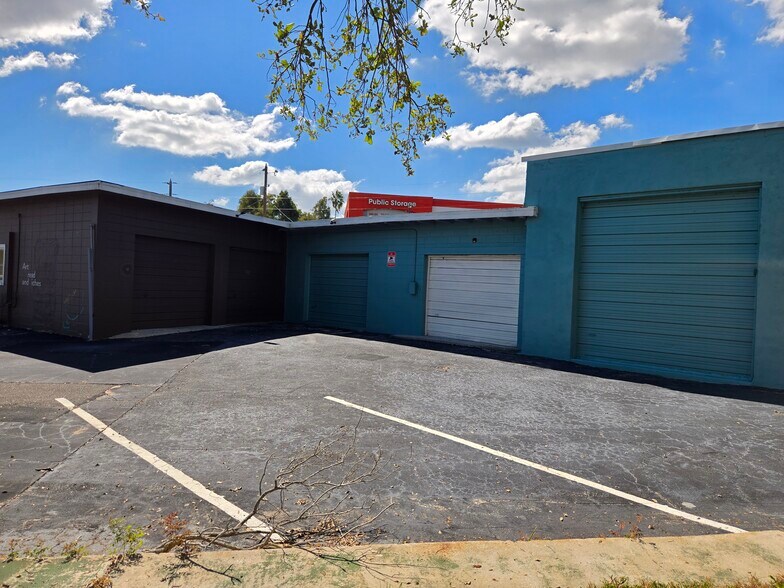 More Photos Of 211 Missouri Ave N, Largo Storefront Retail Office For Lease