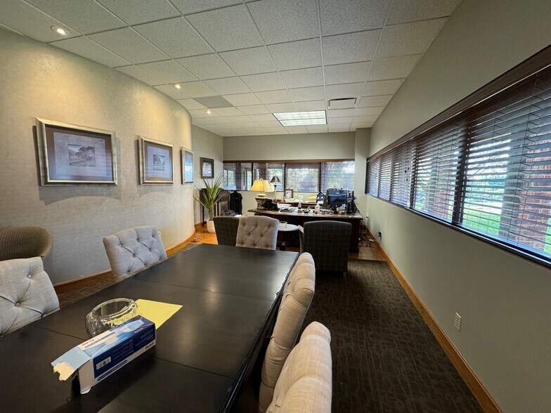 More Photos Of 5440 N Oak Tfwy, Kansas City Office For Sale