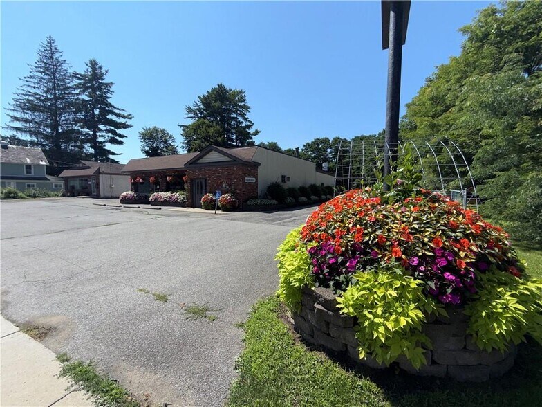 More Photos Of 24 Oneida St, Oneonta Restaurant For Sale