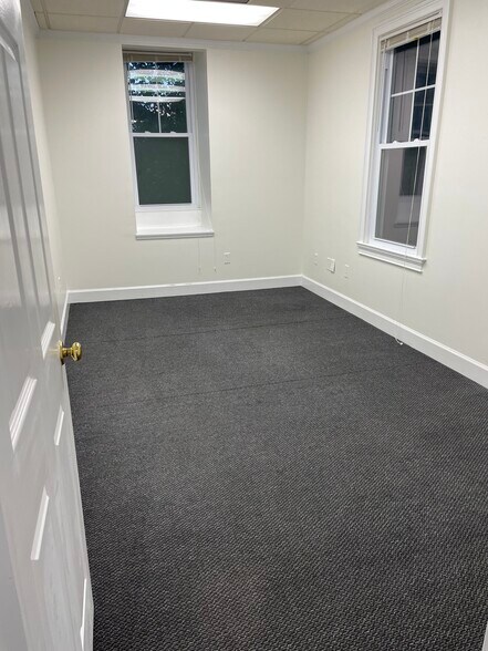 More Photos Of 680 Village Trce NE, Marietta Loft Creative Space For Lease