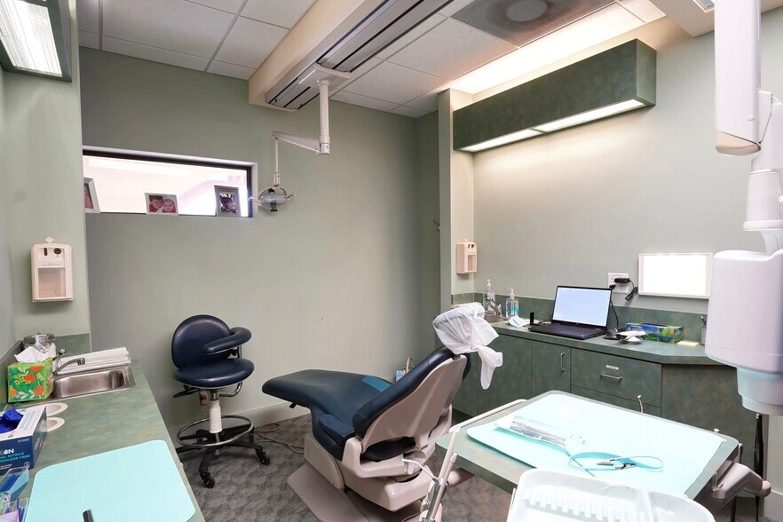 More Photos Of 650 W Boynton Beach Blvd, Boynton Beach Medical For Sale