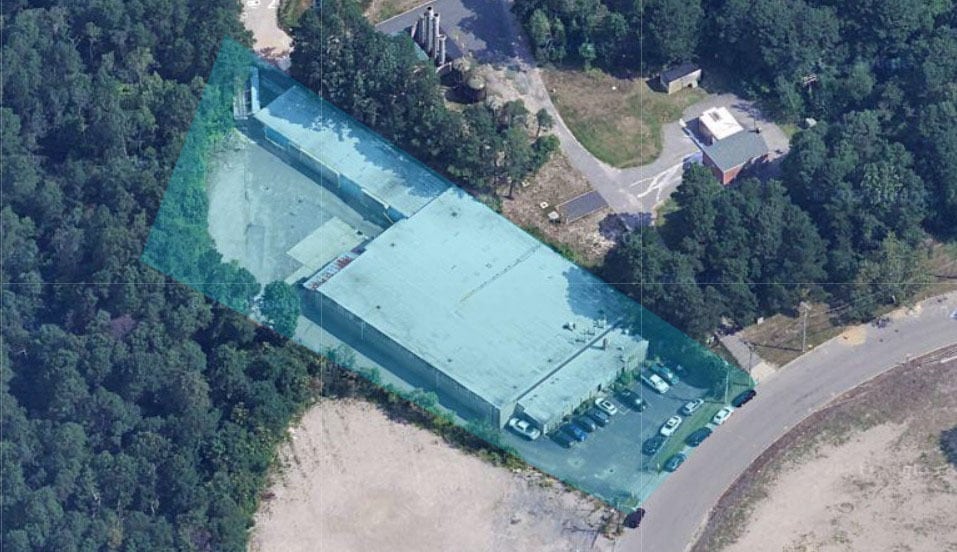 More Photos Of 140 Emjay Blvd, Brentwood Manufacturing For Sale