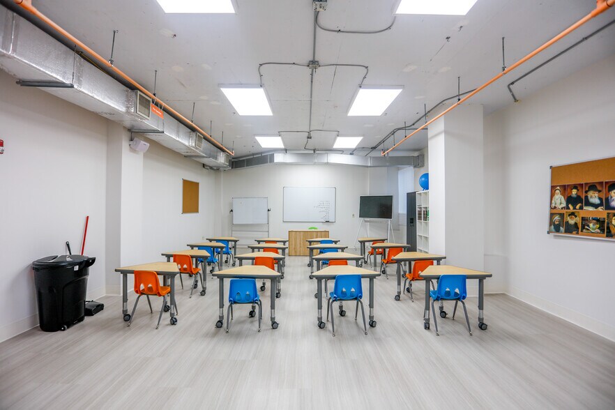 More Photos Of 1720 Harrison St, Hollywood Office Residential For Sale