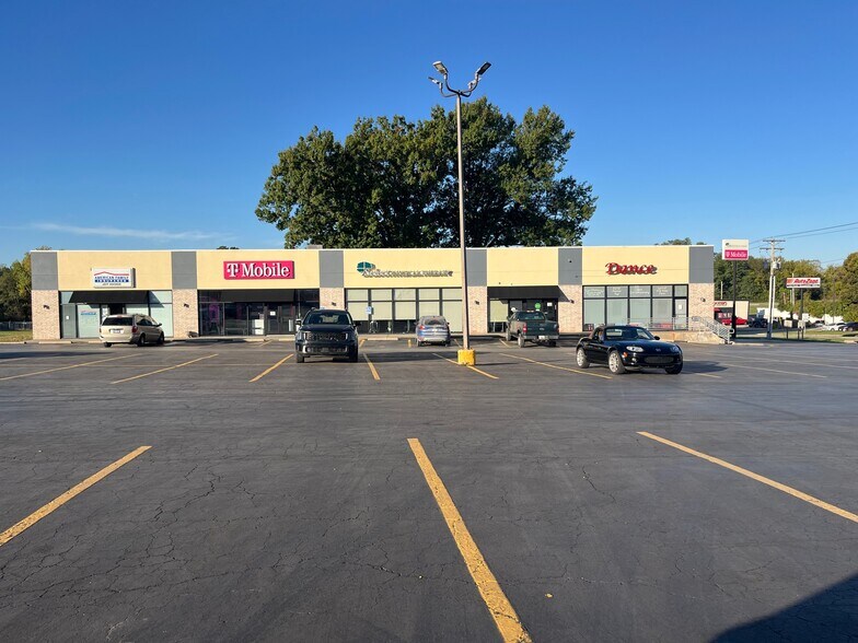 More Photos Of 1711-1763 W Jesse James Rd, Excelsior Springs General Retail For Sale