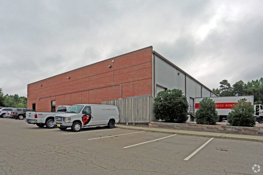 More Photos Of 100-118 Kitty Hawk Dr, Morrisville Showroom For Lease