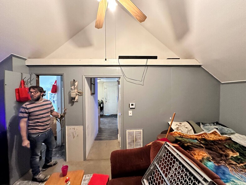 More Photos Of 1831 N C St, Elwood Apartments For Sale