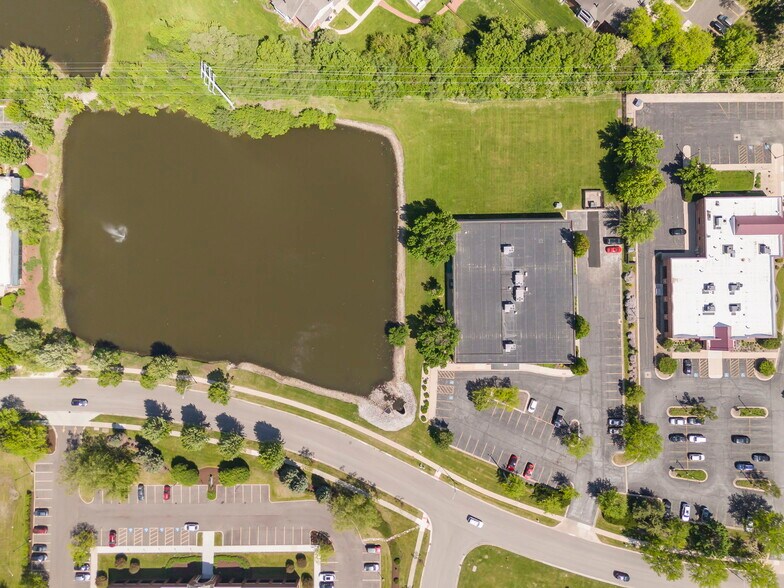 More Photos Of 1488 Bond St, Naperville Office For Sale