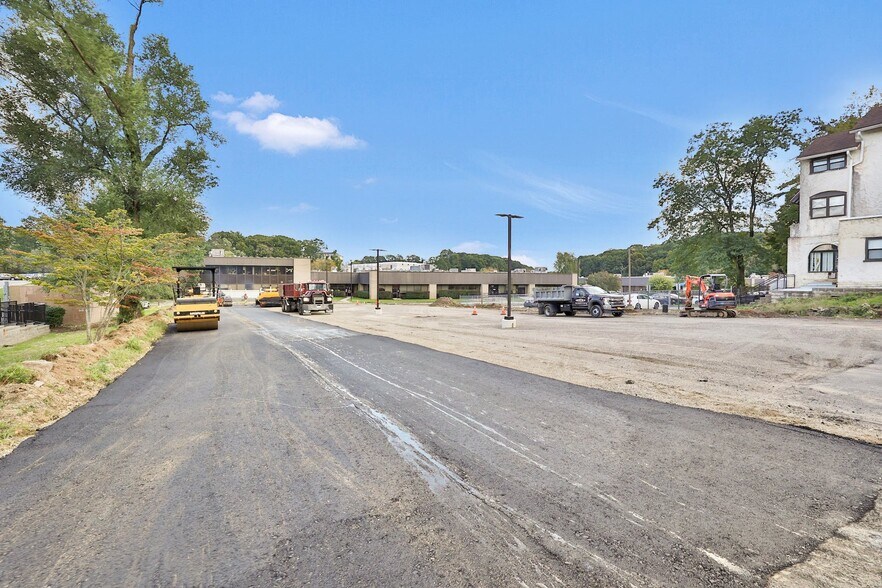 More Photos Of 1022 N Broadway, Yonkers Office For Lease